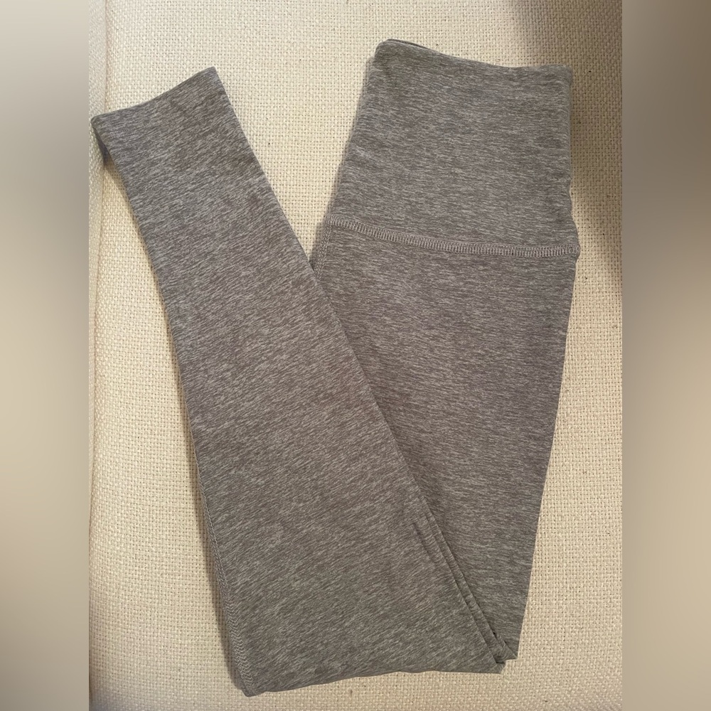 Beyond Yoga Caught in the Midi High Waist Leggings in Silver Mist